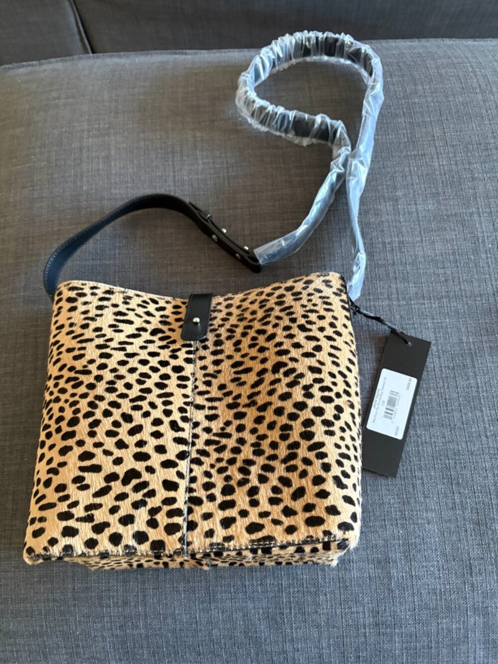 Jenni Kayne Mini Pony Hair Bucket Bag in Cheetah Print NWT - Picture 3 of 14